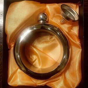 Silver Stainless Steel Flask bracelet with Funnel NWOT  liquor tonic flask